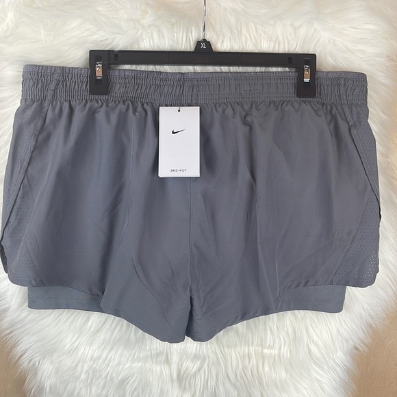 NWT Women’s 2 in 1 Running Shorts XL - Picture 4 of 4